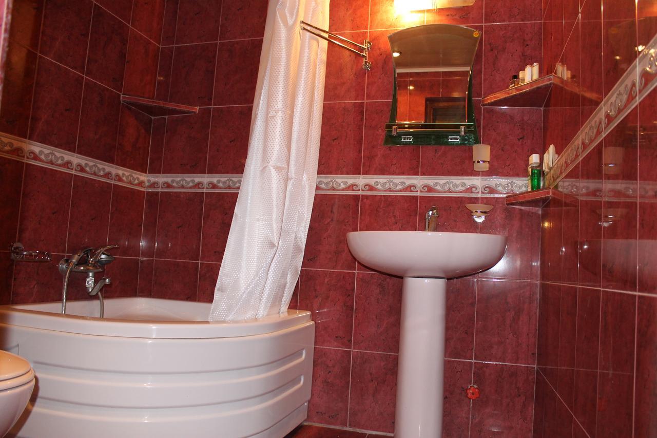 Salomes Apartment Tuti Borjomi Exteriör bild